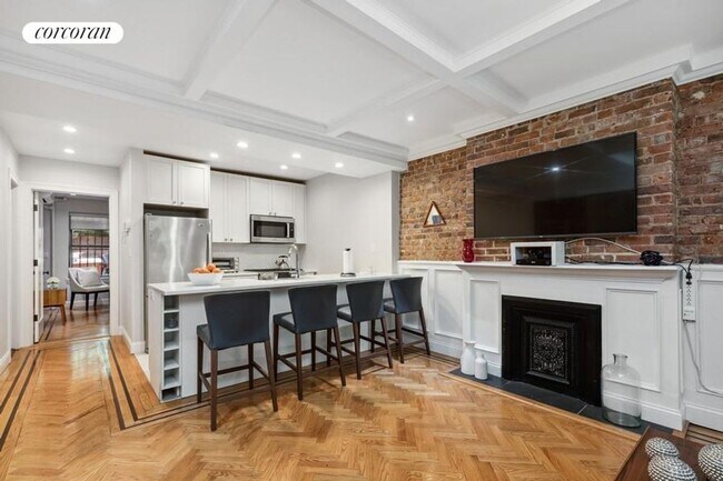 Building Photo - 37 Clifton Pl