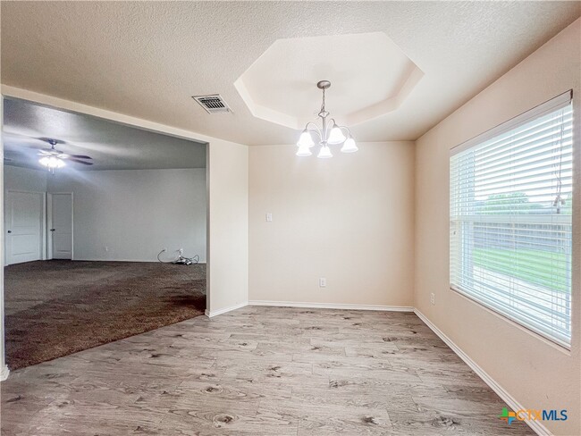 Building Photo - 724 Liberty Valley Dr