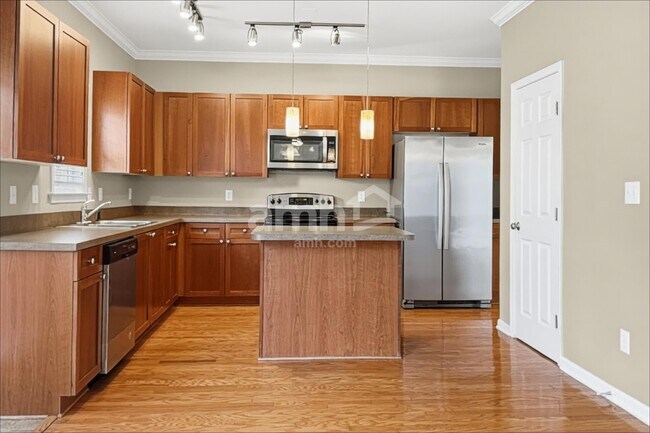 Building Photo - 317 Collinsworth Dr