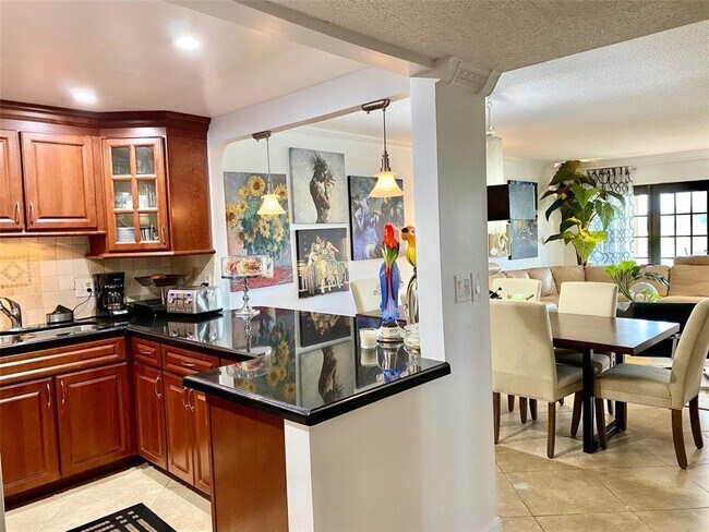 Foto del edificio - 2681 S Course Dr