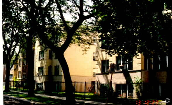 Building - Claremont Court Condo