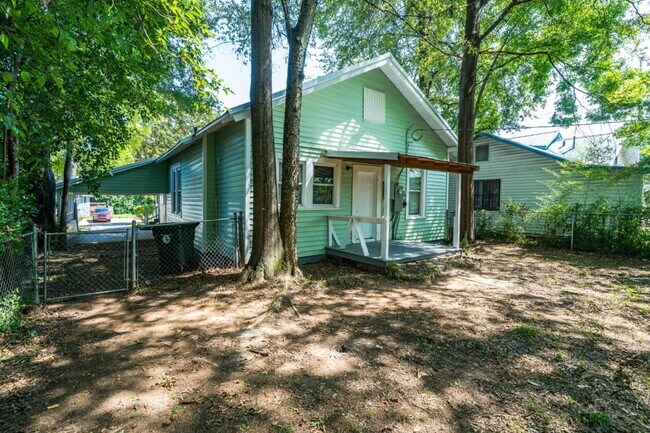 Building Photo - Renovated 3-Bedroom Home in Tuscaloosa – D...
