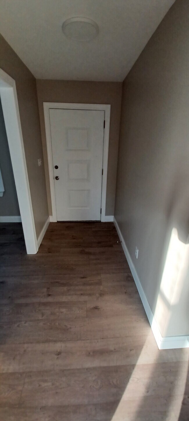 Entry way - 12402 Buchanan Trl W