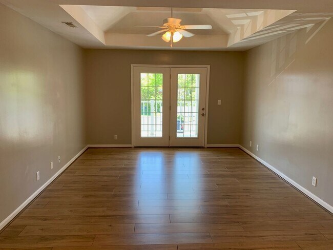 Building Photo - 12507 Townepark Way 104