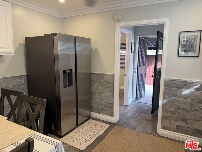 Foto del edificio - 1200 Tamarind Ave