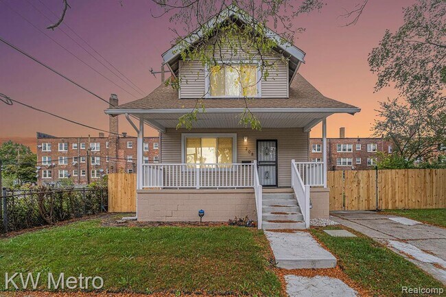 Building Photo - 208 Hill Ave