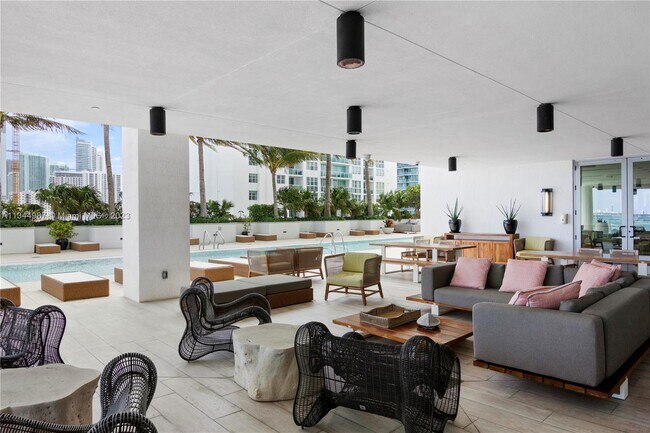 Foto del edificio - 2900 NE 7th Ave