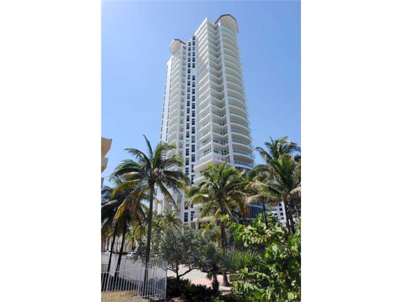Primary Photo - 4201 Collins Ave