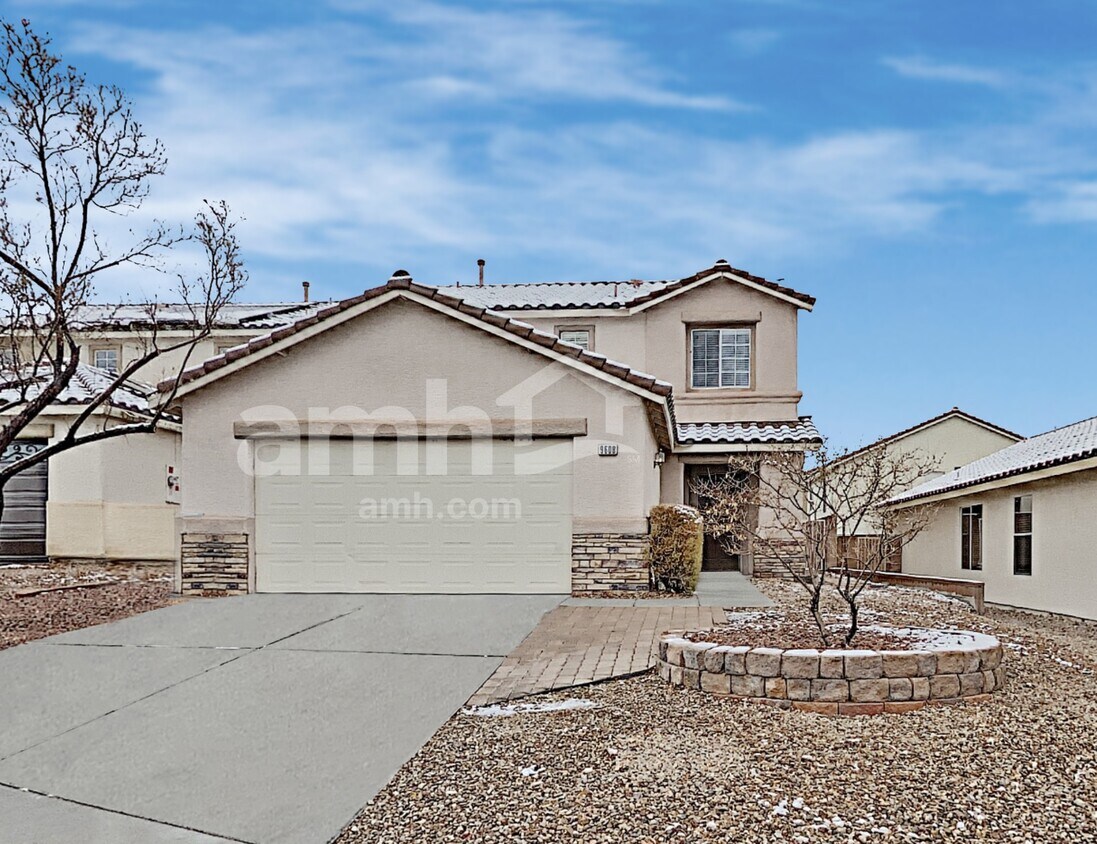 Foto principal - 9608 Kelly Creek Ave