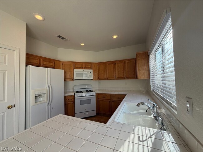Building Photo - 7957 Angel Tree Ct