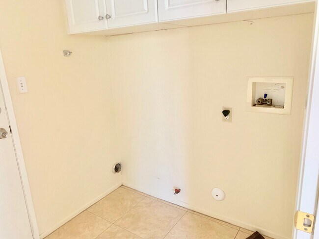 Foto del edificio - Beautiful Corona Hills 4 Bed, 2.5 Ba