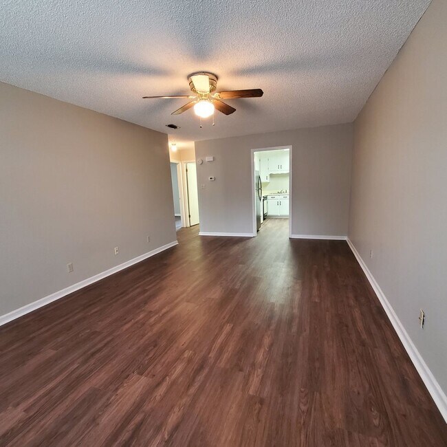 Foto del edificio - 1745 Poplar St