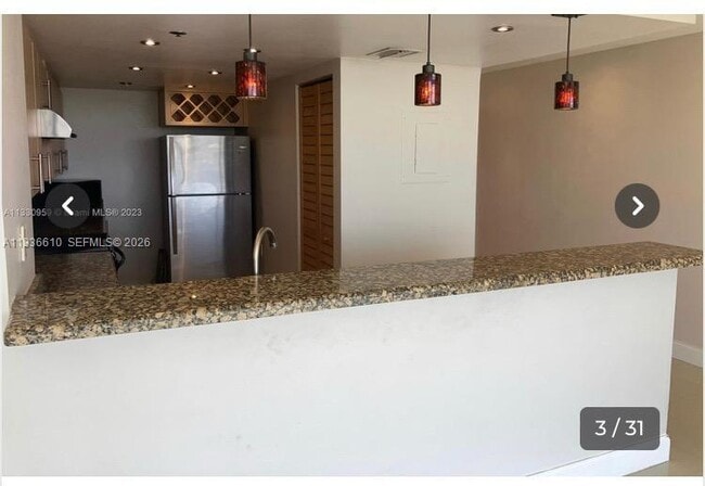 Building Photo - 7601 E Treasure Dr