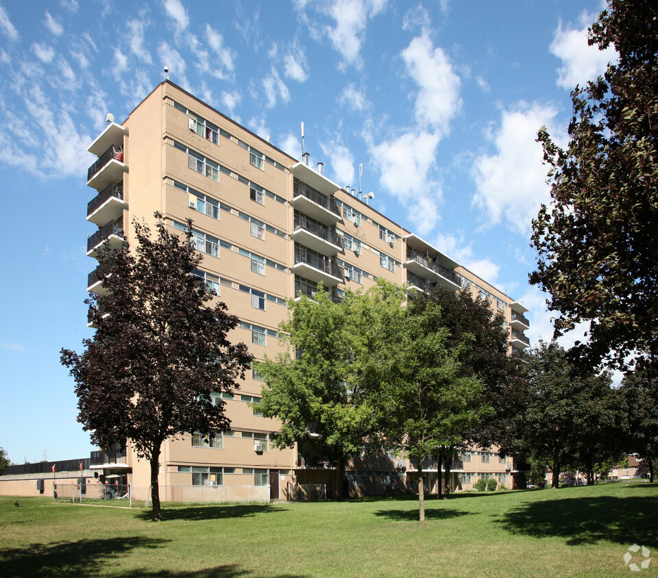 Tandridge Crescent II Apartments - 75 Tandridge Cres Toronto, ON ...