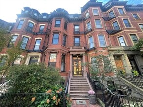 Building Photo - 70 Marlborough St