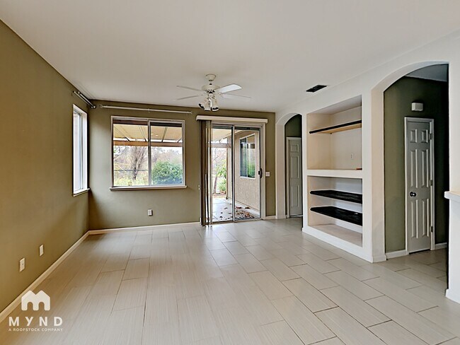 Foto del edificio - 133 Bridgeway Ct