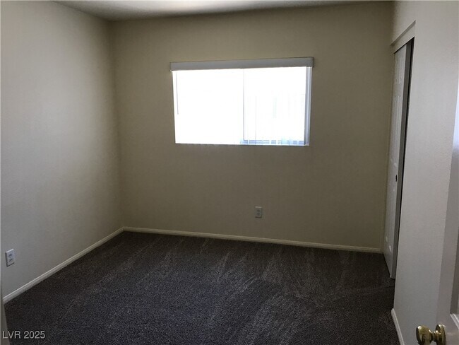 Foto del edificio - 1111 Cathedral Ridge St