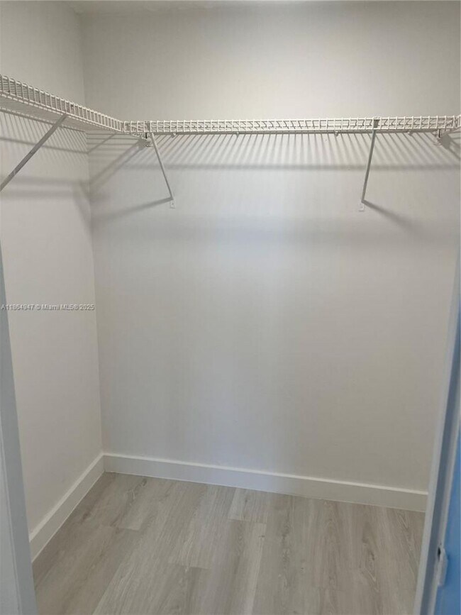 Foto del edificio - 3621 NW 95th Ter