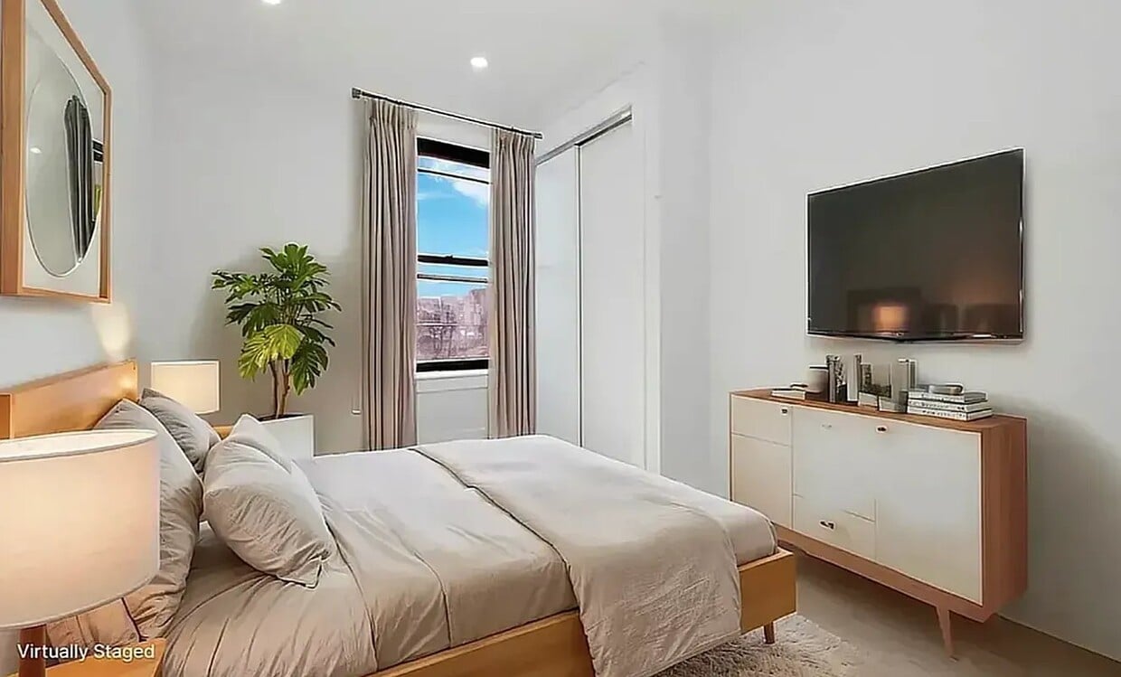 Building Photo - 165 First Avenue