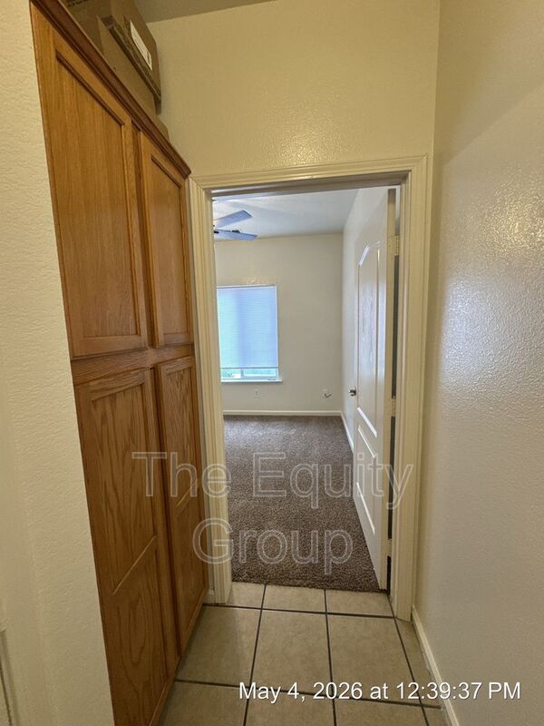 Foto del edificio - 2421 W Sunnyside Ave