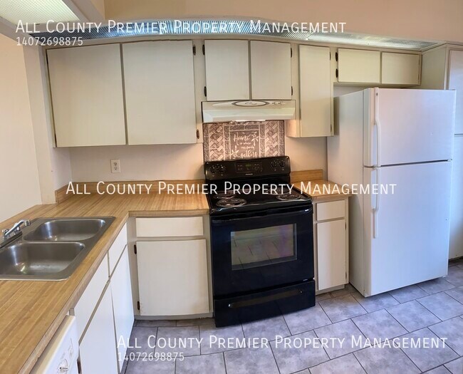 Building Photo - PENDING APPLICATION! Nice 2 Bedroom 2 Bath...