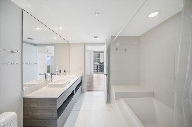 Foto del edificio - 1 br, 1 bath Condo - 1100 S Miami Ave Apt ...