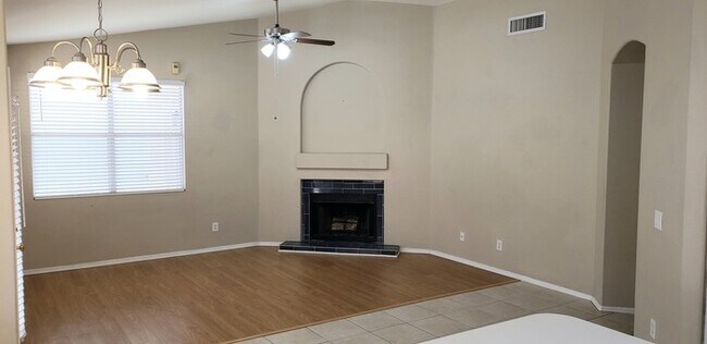 Building Photo - Immaculate home in the Islands
