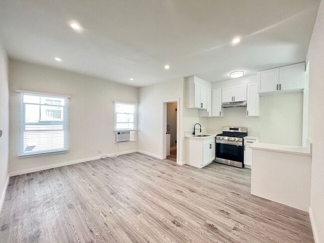 Interior Photo - cor400