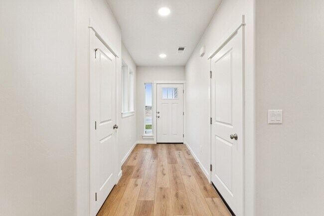 Foto del edificio - 2046 E Cave Falls St