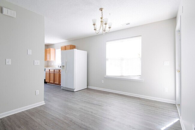 Building Photo - Charming Cape-Cod in the Heart of Apex! First Floor Master! Pet Friendly!