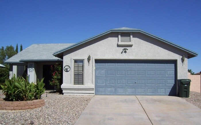 Primary Photo - 2591 S Suncrest Dr
