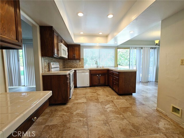 Foto del edificio - 9652 Brynmar Dr