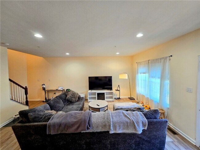 Foto del edificio - 809 Fairgate Drive