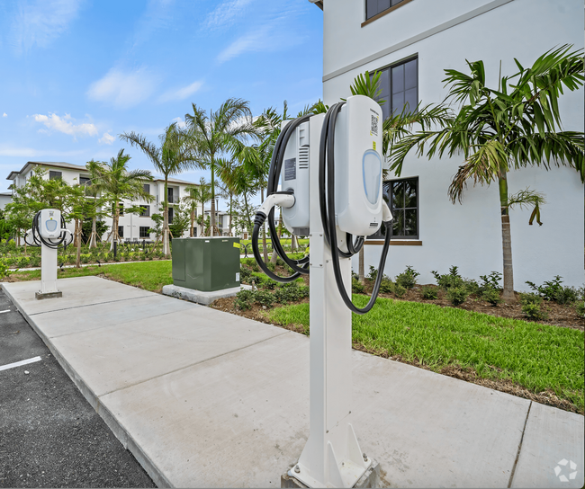 Building Photo - Edera Palm Springs