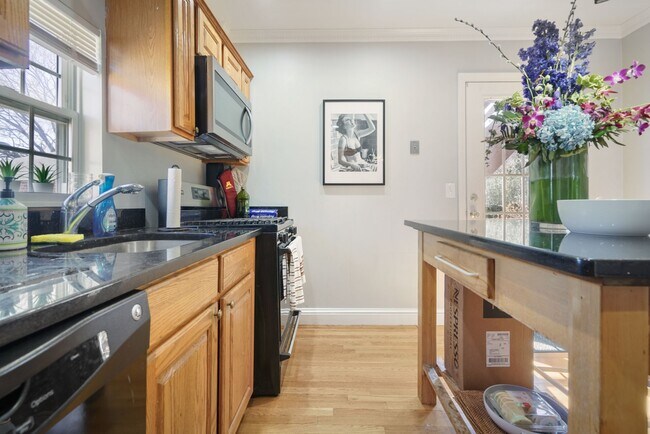 Foto del edificio - 675 E 8th St