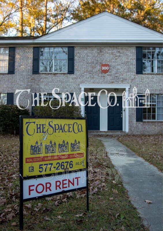 Building Photo - 300 Crestview Dr
