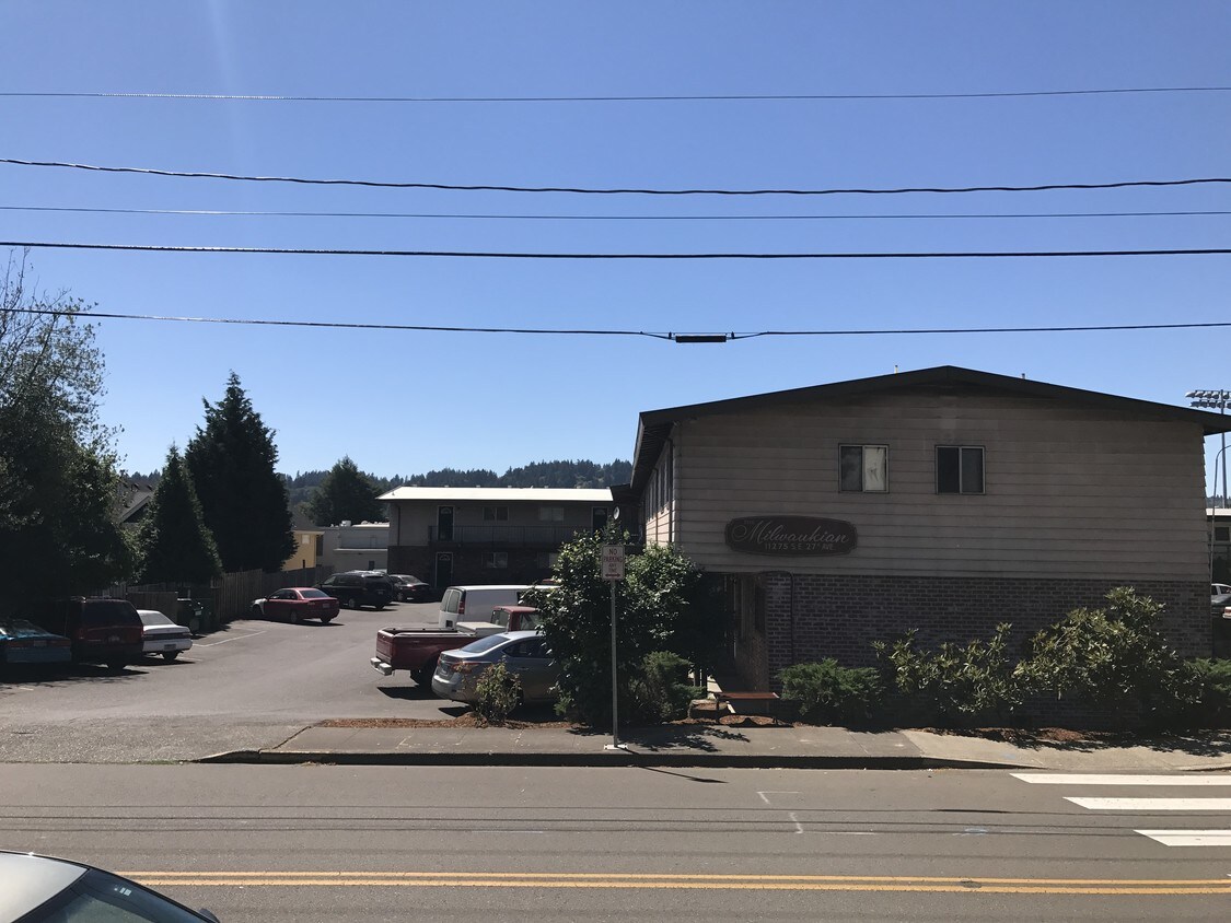 Primary Photo - The Milwaukian Apartments