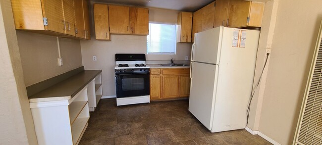 Foto del edificio - Nice and Cozy Duplex located in Northeast ...