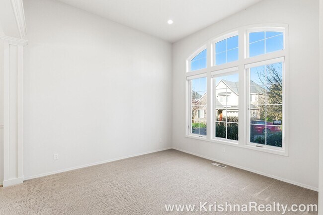 Foto del edificio - Stunning 4 BD ¦ 3 BA ¦ Single Family Home ¦ Located In Cascadian Heights Community Located In Hig...
