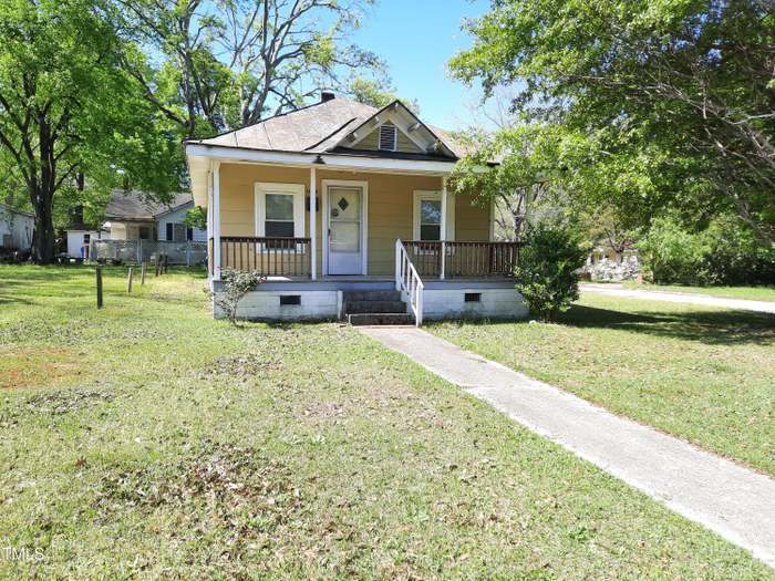 Primary Photo - 1004 Fuller St