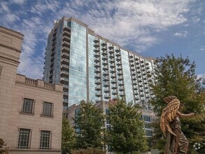 Building Photo - 301 Demonbreun St