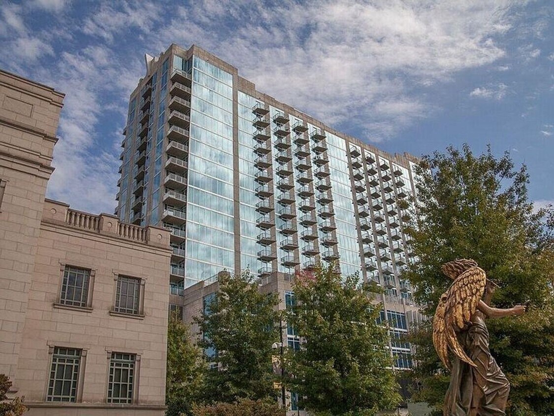 Primary Photo - Stunning 17th Floor Views of Downtown in t...
