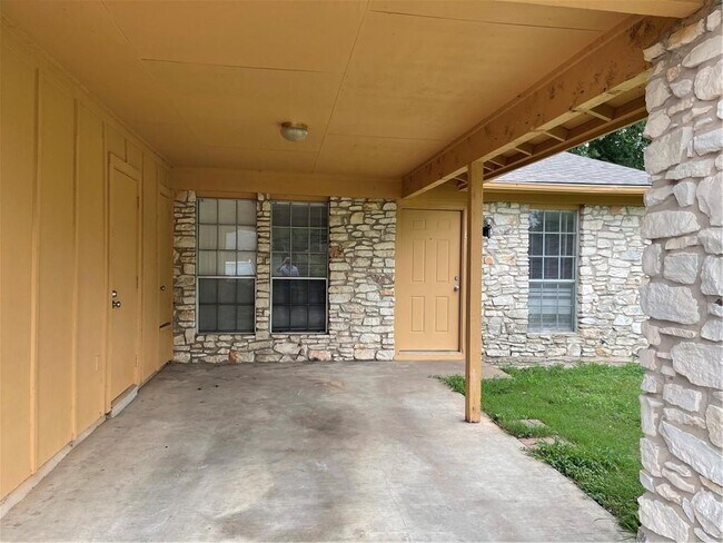 Building Photo - 6707 Skynook Dr