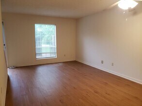Building Photo - 298 Yelton Ct
