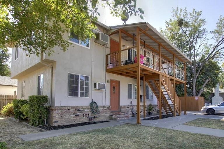 Building Photo - 2701 San Fernando Way