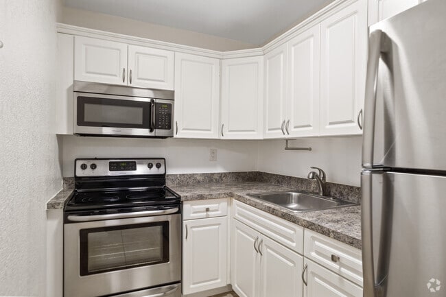 1 habitación, 1 baño - 632 pies cuadrados - Cocina - Sabal Pointe Apartments