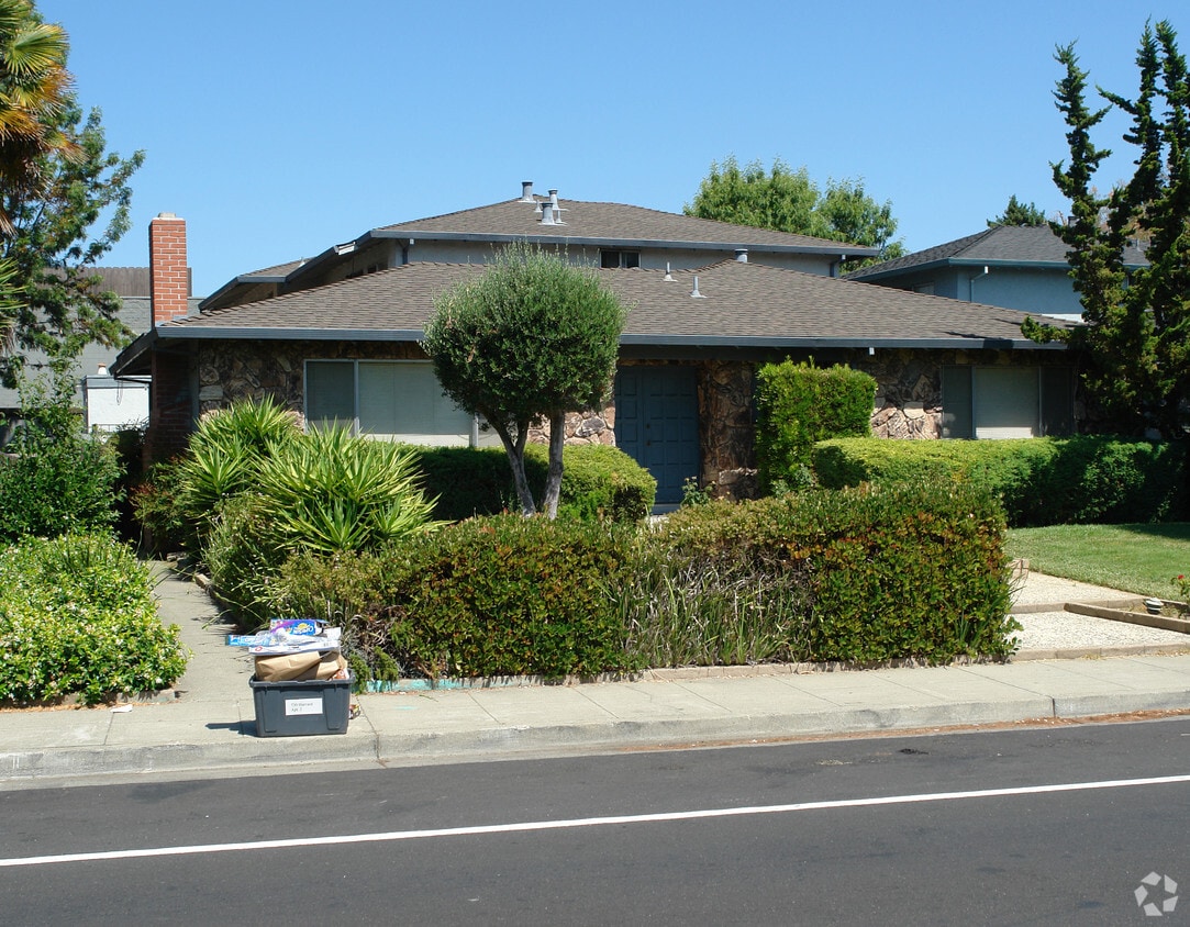 Primary Photo - 730 Harvard Ave
