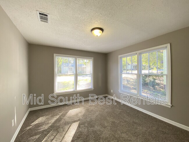 Foto del edificio - 1412 Washington St