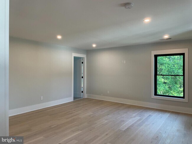 Building Photo - 9726 Middleton Ridge Rd