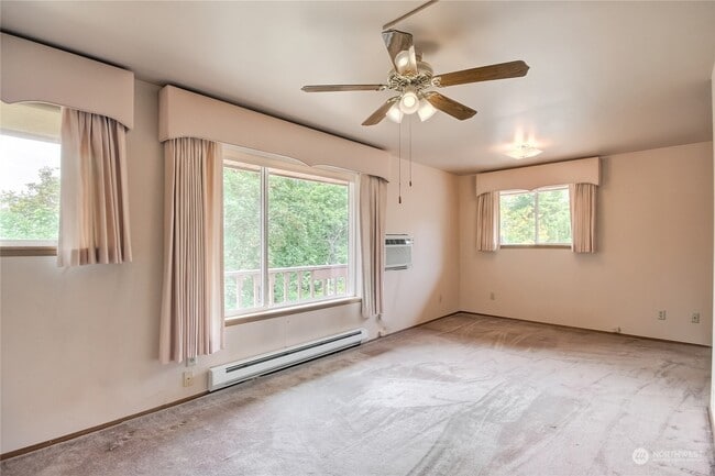Master Bedroom - 3527 Shattuck Ave S